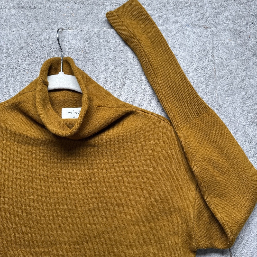 Wilfred Camel Merino Wool Turtleneck Sweater‎ XS Tamarind Brown Capsule Layering